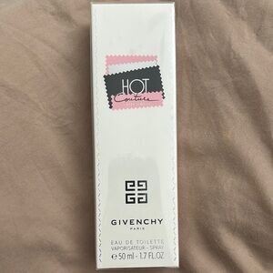 Givenchy Hot Couture Eau de Toilette in White and Pink